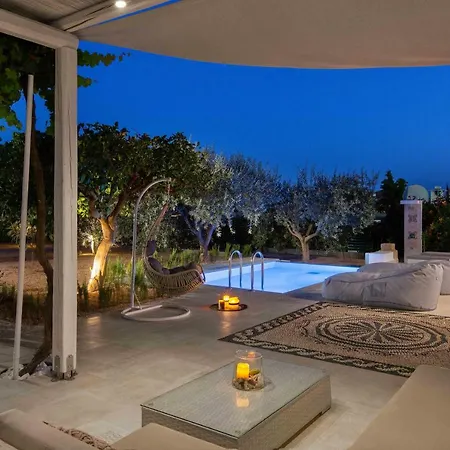 Mami's House With Private Pool Villa