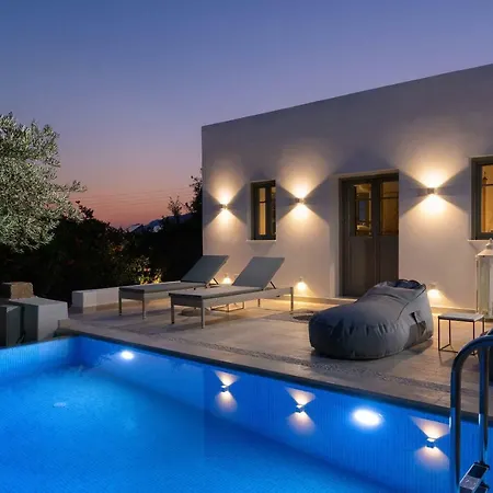 Mami's House With Private Pool * Pefki