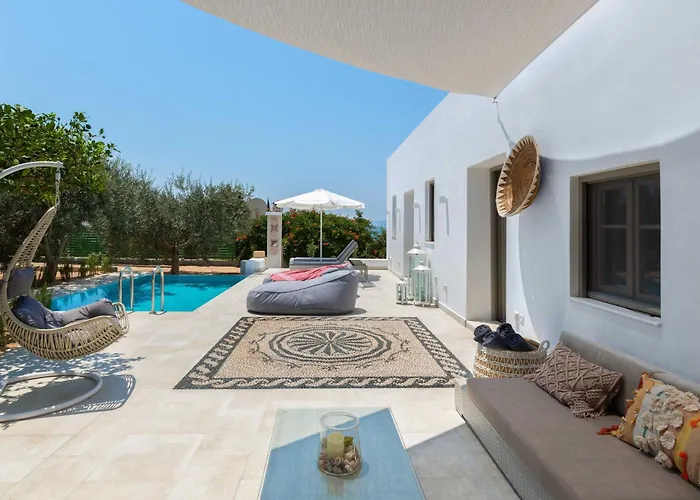 Mami's House With Private Pool Pefki