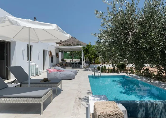 Mami's House With Private Pool * Pefki